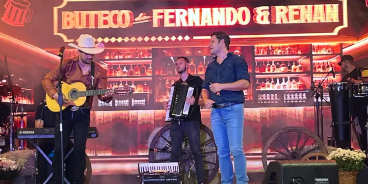 Em Santa fé do sul sonho de Natal 2025 valoriza talentos locais e emociona público com show da dupla Fernando & Renan