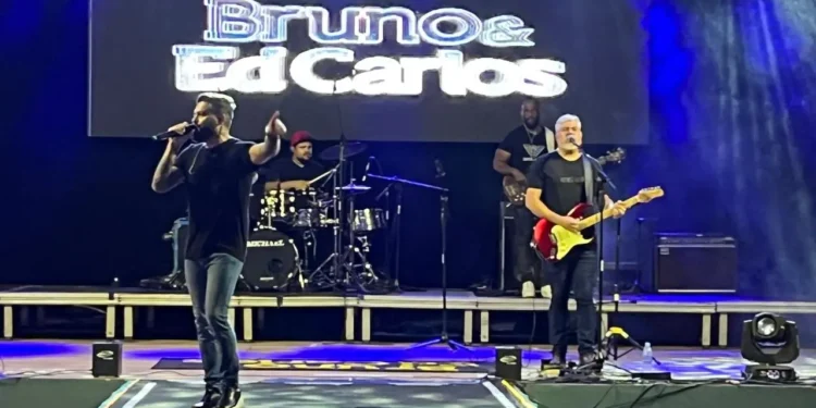 Sonho de Natal 2025 prosseguiu nesta sexta (2) com show animado de Bruno & Ed Carlos no Palco Hebe Camargo