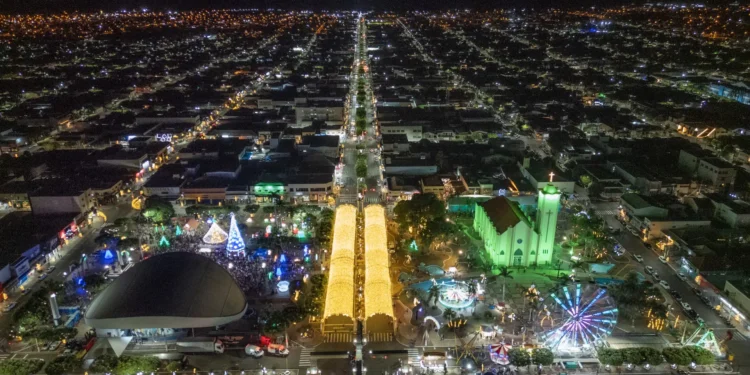 Duas décadas de encanto: Santa Fé do Sul acende as luzes do Sonho de Natal 2025 em noite inesquecível