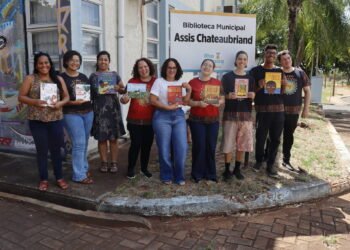 Biblioteca Municipal recebe nova doação de livros do projeto Manhã Literária – Afrocentrando