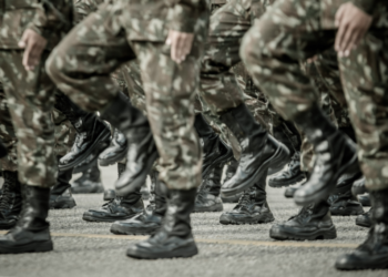 Jovens que completam 18 anos em 2026 têm até 30 de junho para realizar o alistamento militar obrigatório