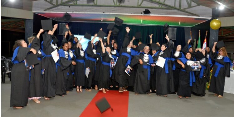 CEEJA celebra formatura e abre inscrições para nova turma a partir do dia 18